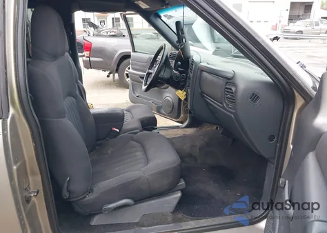 2003 Chevrolet S-10 Ls from USA, damaged, VIN 1GCCS19H438219619